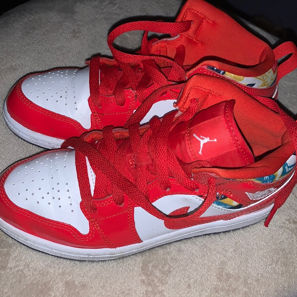 Air jordans kids 2y